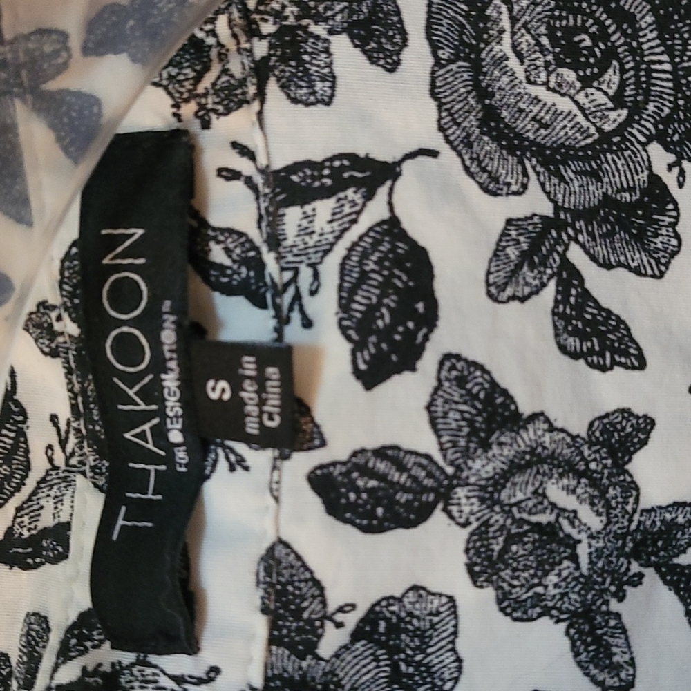Floral button up - Picture 2 of 3